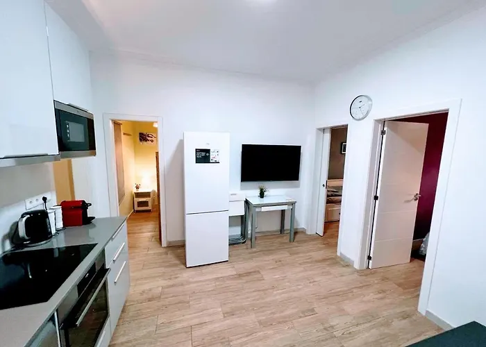 New Camp Nou Apartment/Diret Airport,Beautiful