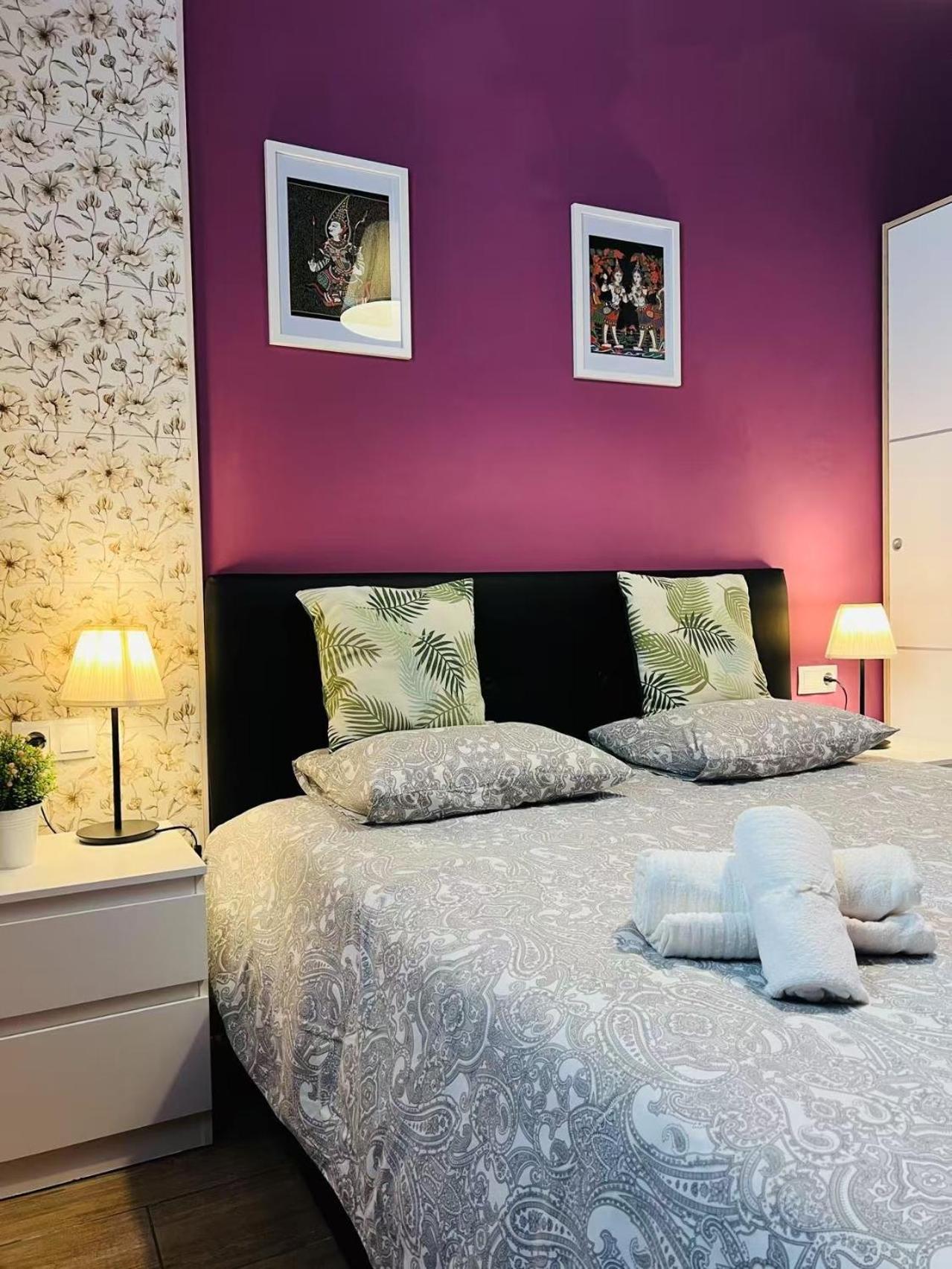 New Camp Nou Apartment/diret Airport,beautiful